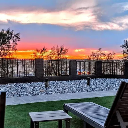 Desert Villa - Ev, Hot Tub, Grill, Bar, Games, Rv Parking In Twentynine Palms Downtown
